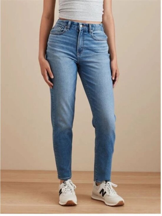 American Eagle Outfitters Denim - American Eagle Curvy Mom Jean Medium Wash Tapered Crop Leg High Rise Size 10R